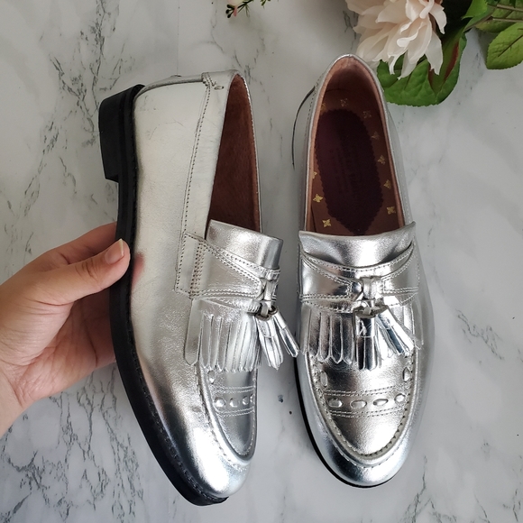 House of Hounds Silver Archer Fringe Boho Loafers Womens 9.5/40 - Picture 3 of 12